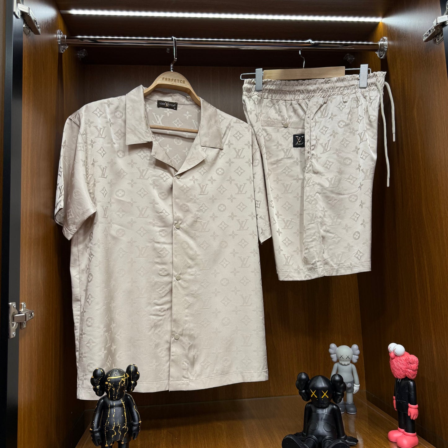 Louis Vuitton Yakalı Şortlu Takım Bej