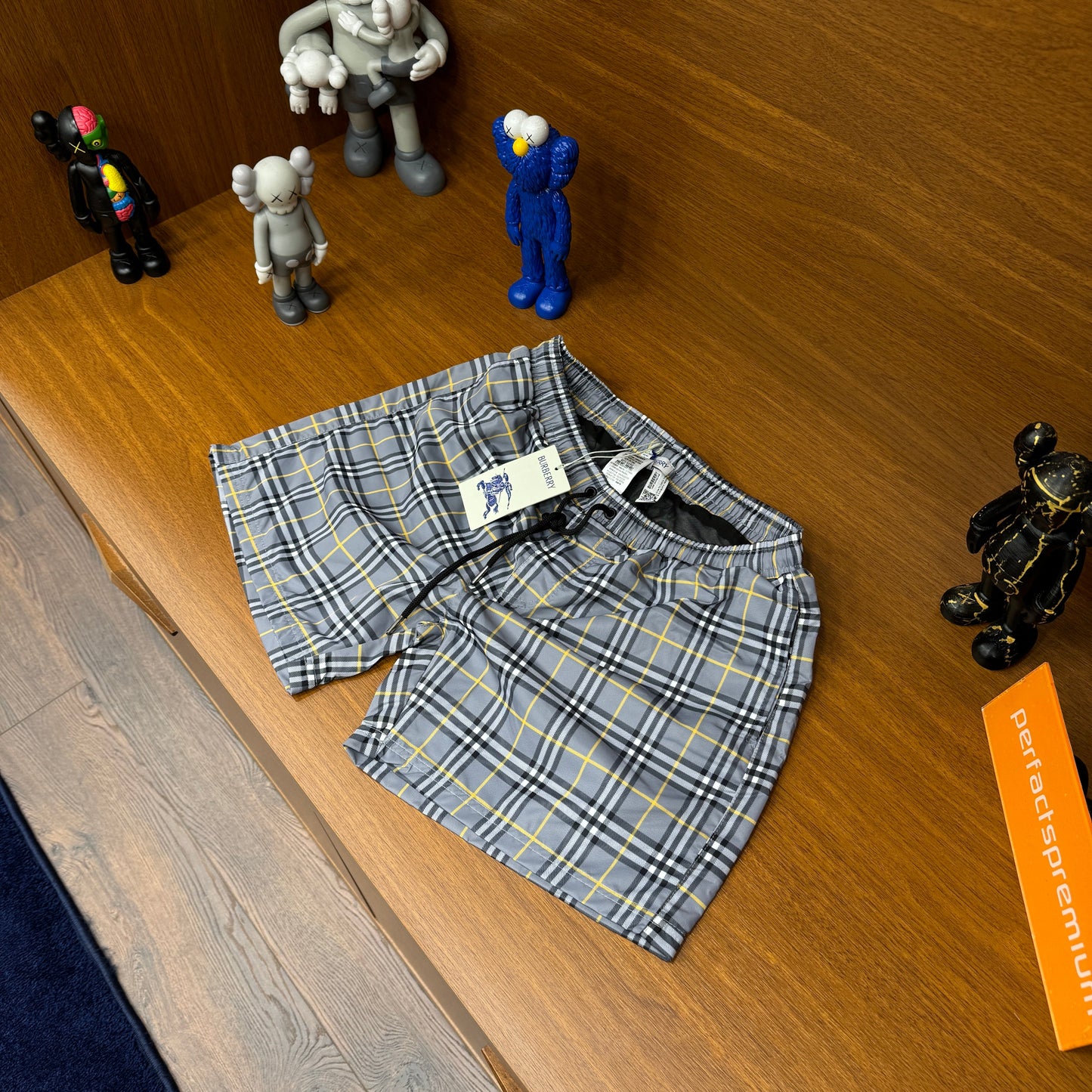 Burberry Deniz Şortu Gri
